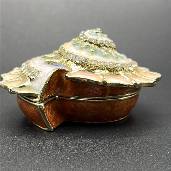 Nautilus shell enamel and rhinestone trinket box 2 x. 2.5 inches beachy colors - Picture 2 of 14
